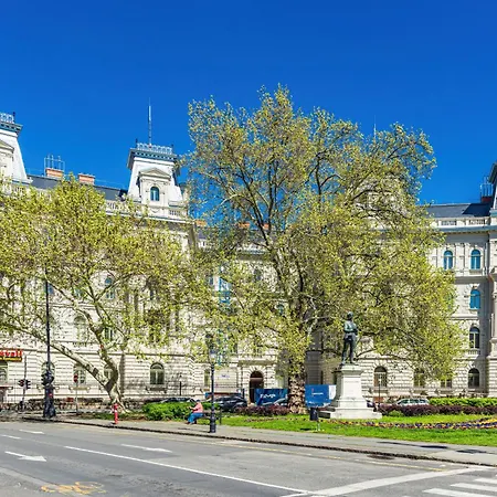 Count Andrassy Luxurious