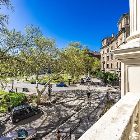 Count Andrassy Luxurious בודפשט